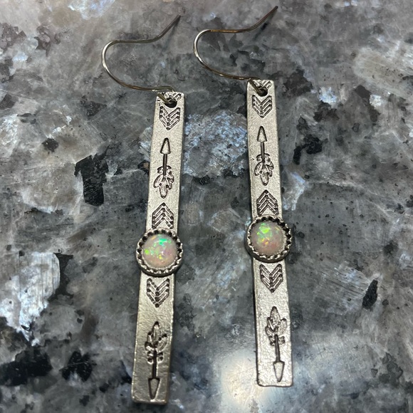 Jewelry - 🦋 3/$24 Silver bar earrings with arrow engravings and an opal / NWOT